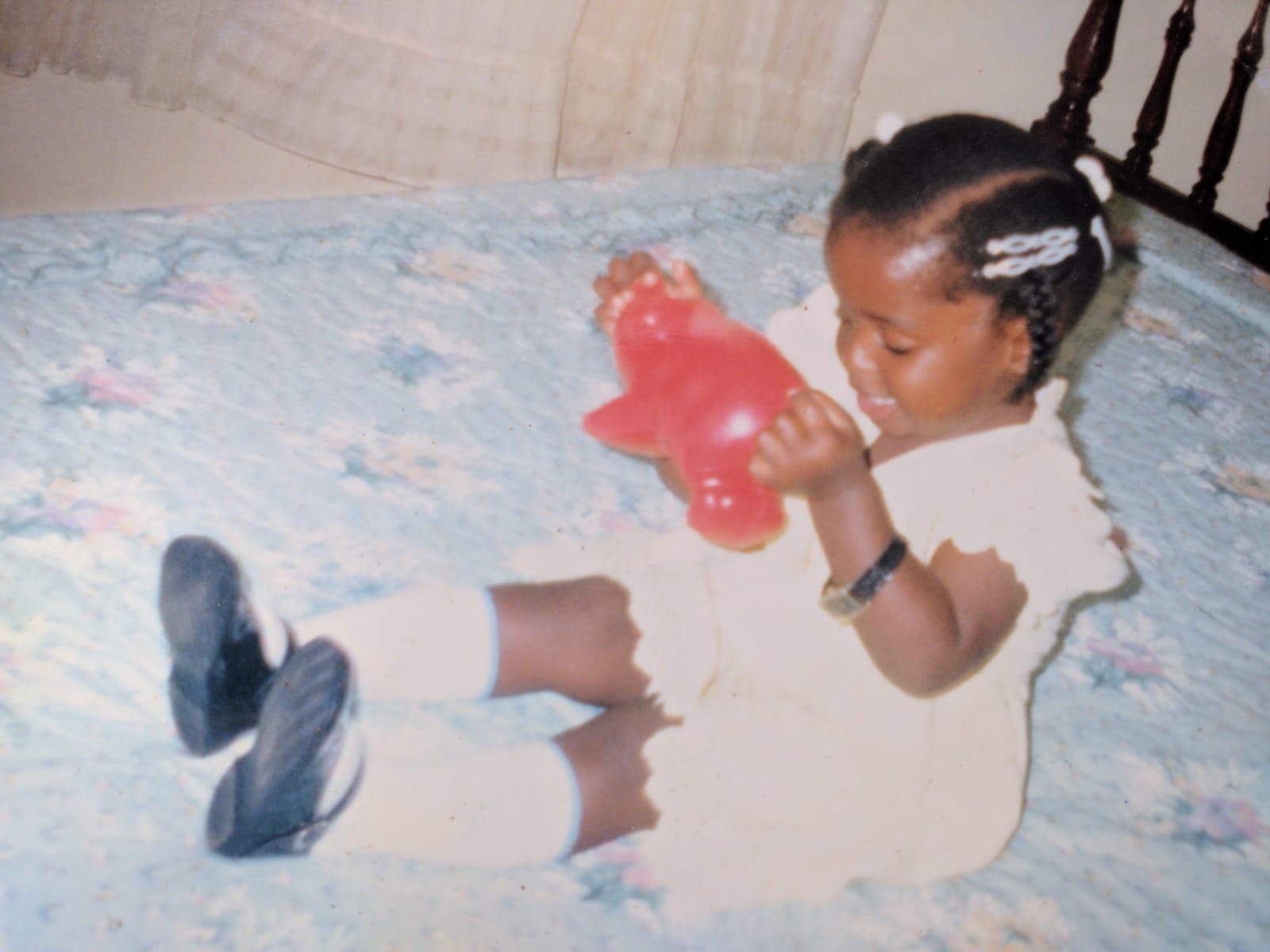 Serena playing as a little girl